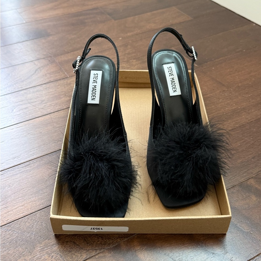 STEVE MADDEN Narella Slingback Feather Sandal - Picture 5 of 7